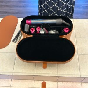 Dyson Airwrap Multi-Styler Complete, Large Leather Case, Detangling Comb